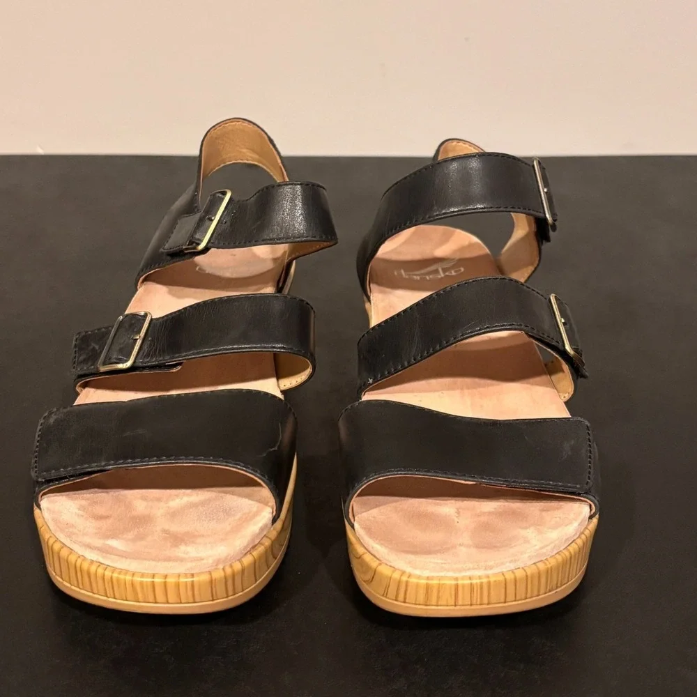 Dansko Womens Malena Black Smooth Leather Buckle Black Heel Sandal size 38/7.5-8